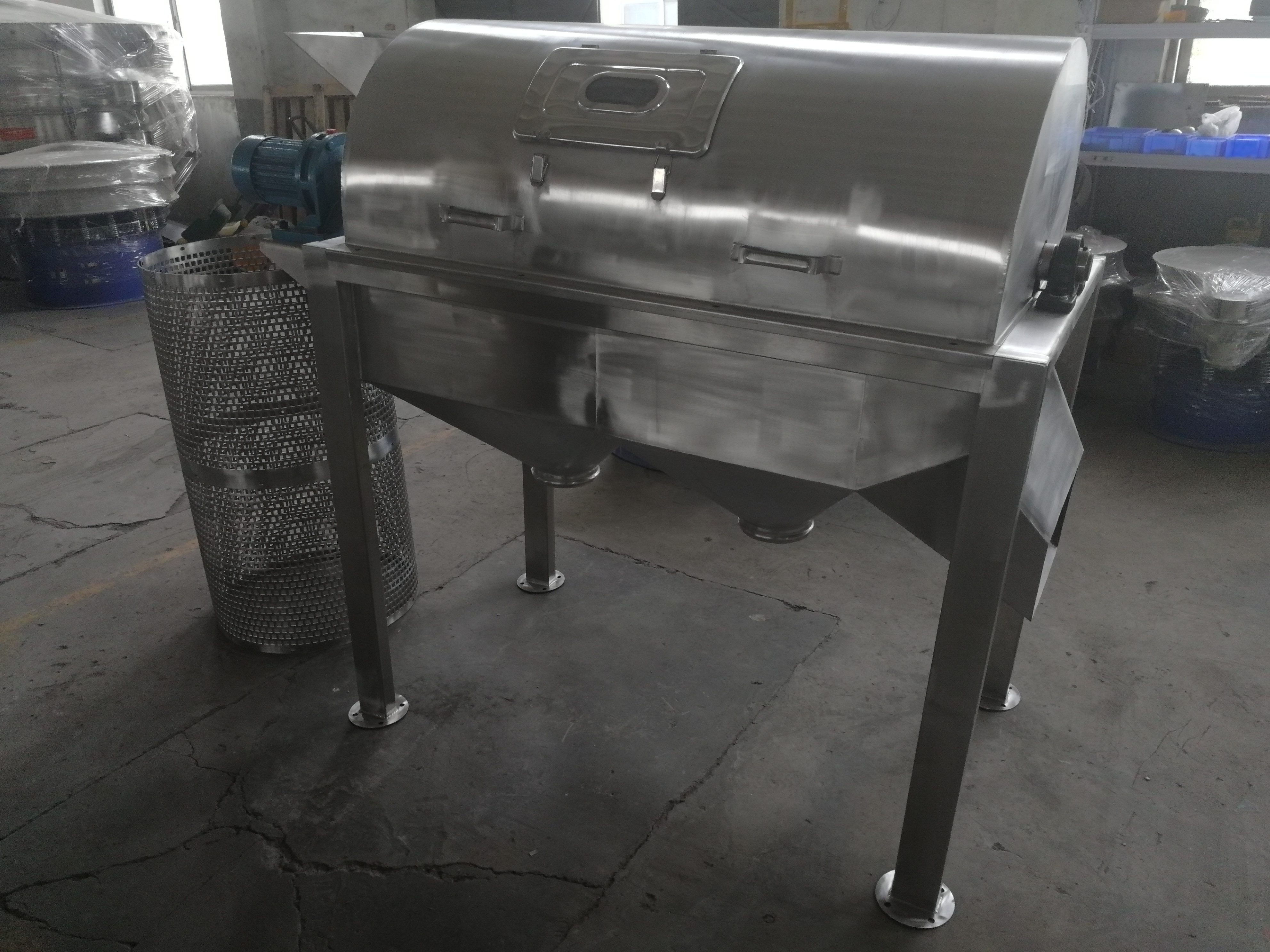 無軸滾動篩在安裝前應(yīng)該注意哪些(無軸<a href='http://lssxw.com' title='滾筒篩' target='_blank'>滾筒篩</a>)